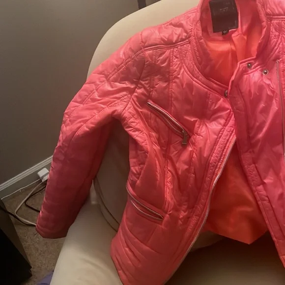 Guess light jacket. Mint condition. - Picture 4 of 8